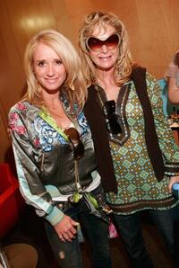 Kim Richards and her sister Kathy Hilton at the 2006 Diamond Lounge.