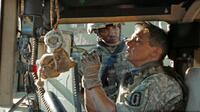 Anthony Mackie and Jeremy Renner in "The Hurt Locker."