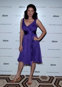 Zuleikha Robinson at the screening of "Margot At The Wedding."