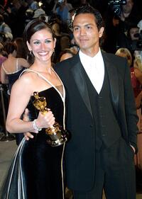 Julia Roberts and Benjamin Bratt at the Vanity Fair Oscar party.