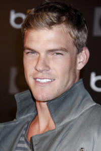 Alan Ritchson 