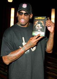 Dennis Rodman at the signing of "I Should Be Dead By Now."
