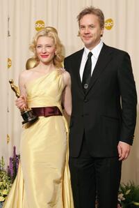 Tim Robbins and Cate Blanchett at the 77th Annual Academy Awards.