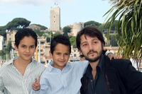 Christopher Ruiz-Esparza, Gerardo Ruiz-Esparza and director Diego Luna at the photocall of "Abel" during the 63rd Cannes Film Festival.