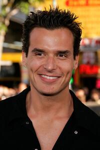 Antonio Sabato, Jr. at the premiere of "Batman Begins."