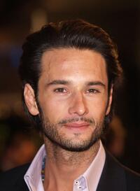 Rodrigo Santoro at the premiere of "300."
