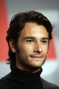Rodrigo Santoro at the press conference of "300."