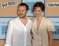 Peter Sarsgaard and Maggie Gyllenhaal at the Film Independent's 2006 Independent Spirit Awards.