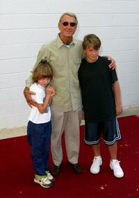 Roy Scheider and his children east coast premiere of Men In Black II.