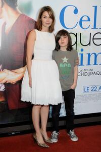 Barbara Schulz and Anton Balekdjian at the premiere of "Celle que j'aime."