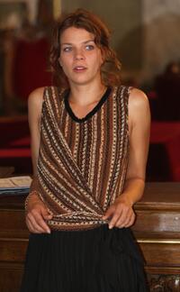 Jessica Schwarz at the photocall of "Buddenbrooks."