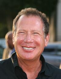 Garry Shandling at the premiere of "'Weeds Season 3" and "Californication."
