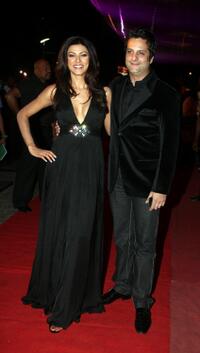 Sushmita Sen and Fardeen Khan at the premiere of "Dulha Mil Gaya."