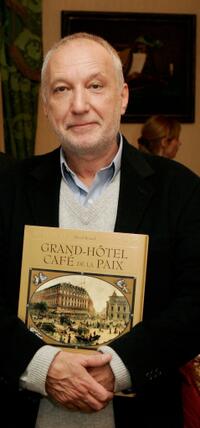 Francois Berleand at the "Espace Glamour Chic" gift lounge.