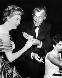 Jean Simmons, Deborah Kerr and Stewart Granger picture taken during a dinner in Los Ageles.