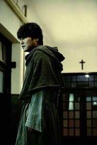 Song Kang-ho as Sang-hyun in "Thirst."