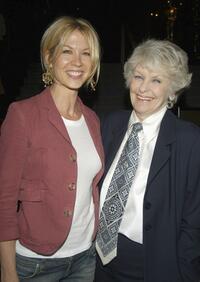 Elaine Stritch and Jenna Elfman at the LA premiere of "Elaine Stritch at Liberty."