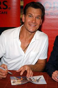 Patrick Swayze at the Borders Bookstore to sign copies of his new movie "One Last Dance."