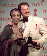 Lynne Thigpen and Owen Teale at the 1997 Tony Awards.