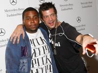 Kenan Thompson and Guest at the Fashion Week Spring 2010 presented by Mercedes-Benz.