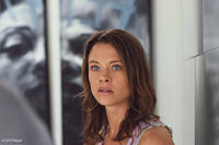 Scottie Thompson as Elaine in "Skyline."