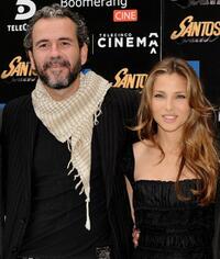 Guillermo Toledo and Elsa Pataky at the photocall of "Santos."