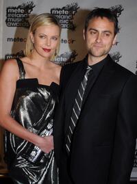 Charlize Theron and Stuart Townsend at the 2008 Meteor Awards.