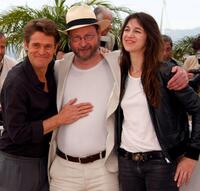 Willem Dafoe, Lars von Trier and Charlotte Gainsbourg at the photocall of "Antichrist" during the 62nd International Cannes Film Festival.