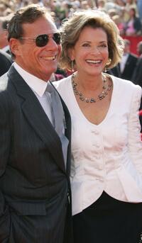 Jessica Walter and Ron Leibman at the 57th Annual Emmy Awards.
