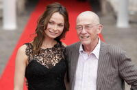 Anna Walton and John Hurt at the premiere of "Hellboy II: The Golden Army."