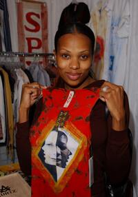 Shari Watson at the "Rock the Vote" Style Suite talent gift lounge.