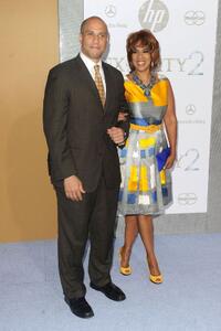 Cory Booker and Gayle King at the premiere of "Sex and the City 2."