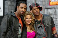 Shawn Wayans, Carmen Electra and Marlon Wayans at the 2004 MTV Movie Awards.
