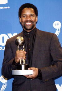 Denzel Washington at the 31st NAACP Image Awards in Pasadena, California.