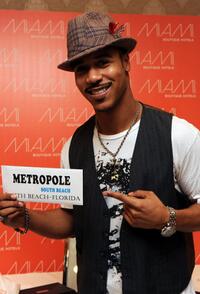 Brian J. White at the 66th Annual Golden Globe Awards.