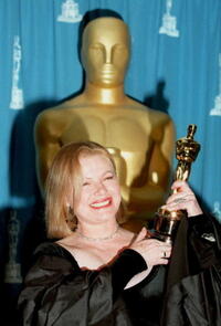 Dianne Wiest at the 67th Annual Academy Awards.