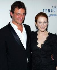 Dominic West and Julianne Moore at the world premiere of "The Forgotten."