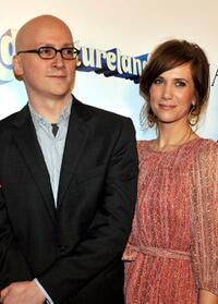 Director Greg Mottola and Kristen Wiig at the red carpet of "Adventureland."