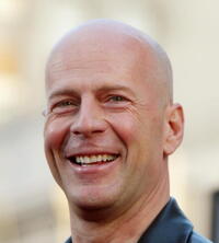 Bruce Willis at the "The Whole Ten Yards" premiere.