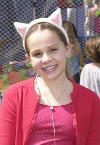 Mae Whitman at the California premiere of "Cats and Dogs."