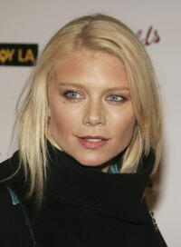 Peta Wilson at the Australia Week 2005 Penfolds Gala.