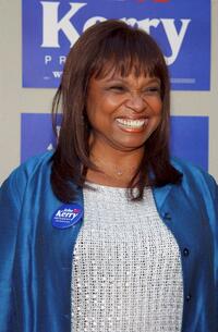 Hattie Winston at the "Lift Evry Vote" Hollywood fundraiser for Democratic Presidential frontrunner John Kerry.
