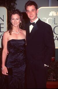 Tracy Warbin and Noah Wyle at the 1999 Golden Globe Awards.