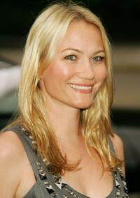 Sarah Wynter at the Fresh Air Fund's "Salute To American Heroes" annual spring gala.