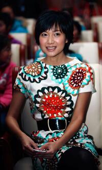 Xu Jinglei at the Charity Event for poor children.