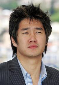Yoo Ji-Tae at the photocall of "Old Boy" during the 57th Cannes Film Festival.