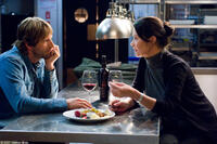 Aaron Eckhart as Nick and Catherine Zeta-Jones as Kate in "No Reservations."