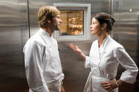 Aaron Eckhart as Nick and Catherine Zeta-Jones as Kate in "No Reservations."