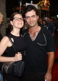 Lisa Loeb and Dweezil Zappa at the premiere of "Bubble Boy."