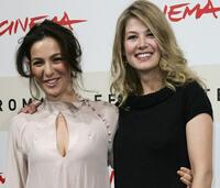 Ayelet Zurer and Rosamund Pike at the photocall of "Fugitive Pieces" during the 2nd Rome Film Festival.
